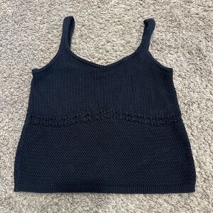 Old navy black cropped knitted loosing fitting V neck tank top women size medium